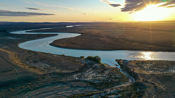 El Rio Santa Cruz Amanecer (Sunrise)