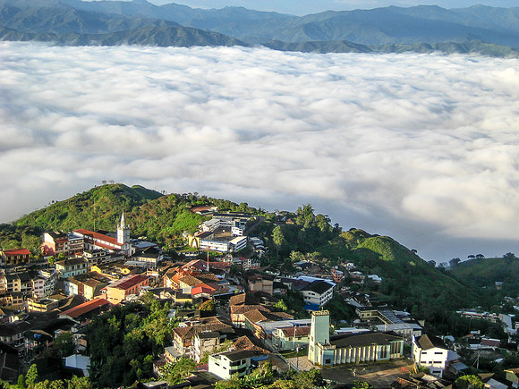 Zaruma Sobre las Nubes (Zaruma Above the Clouds)